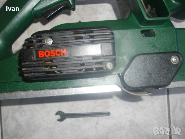 900 Вата-Швейцария-Бош-Електрическо Оригинално Ренде-BOSCH PHO30-82-Стружуване 3 мм-Нож 82 мм, снимка 12 - Други инструменти - 36833099