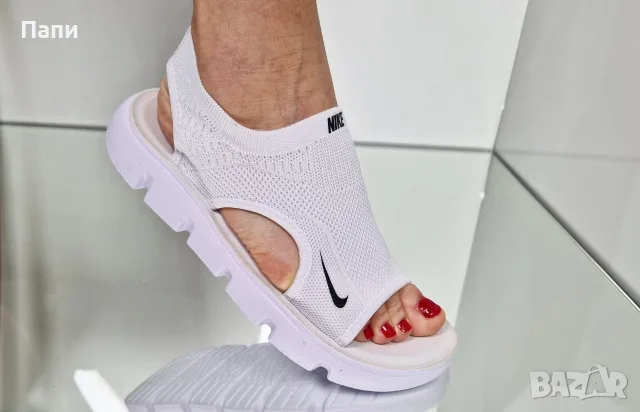 Дамски сандали Nike бели, снимка 2 - Сандали - 56171412