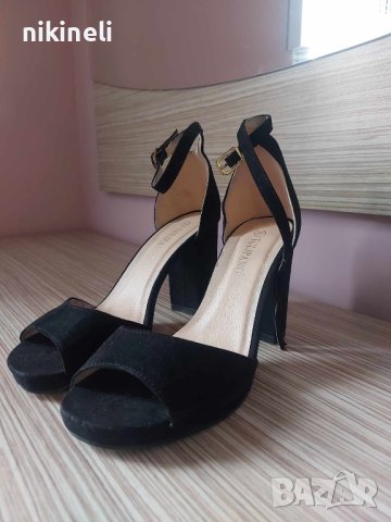 Високи сандали с дебел ток