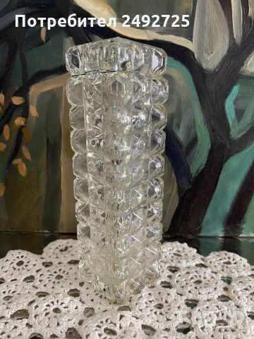 Стара тежка ваза от дебело стъкло, снимка 1