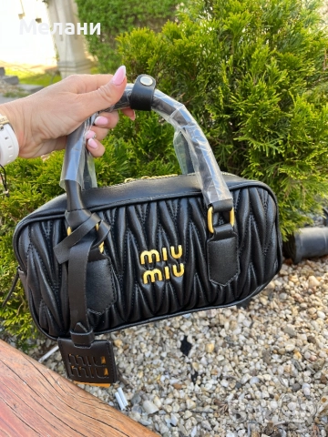 Нови дамски чанти Miu miu Guess Armani, снимка 8 - Чанти - 52403658