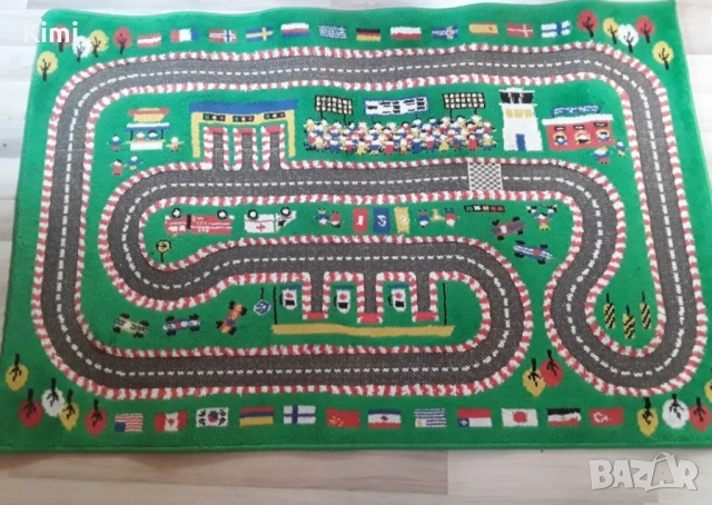 детски 3D килим с писта от формула 1
