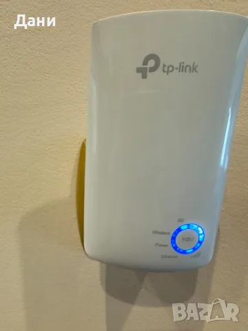 Продавам range extender Tp link 850re