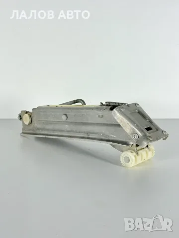 Оригинален Крик Ауди А6 Ц6 (04-11г) Originalen Krik AUDI A6 C6 OEM: 4F0011031, снимка 2 - Части - 55898824