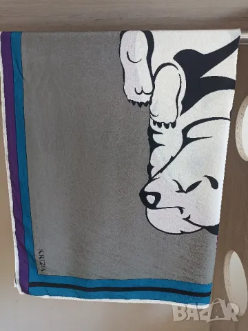 Дамски шал Krizia, снимка 4 - Шалове - 49028981