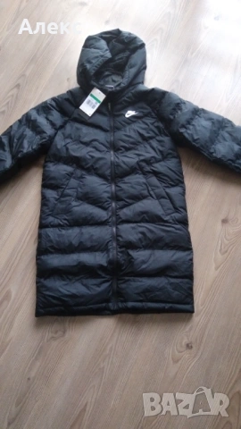 Ново!!! Nike детско яке 158-170 см, снимка 5 - Детски якета и елеци - 53928929