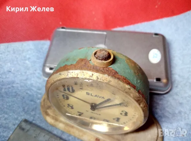 SLAVA 11 JEWELS MADE in USSR Стар КОЛЕКЦИОНЕРСКИ РУСКИ МЕХАНИЧЕН БУДИЛНИК СЛАВА 44036, снимка 4 - Антикварни и старинни предмети - 47694997