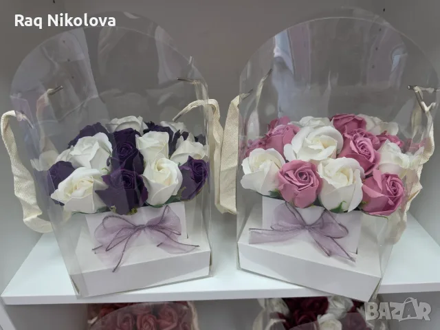 Подаръчна аранжировка с рози в прозрачна кутия, снимка 3 - Подаръци за жени - 56246672
