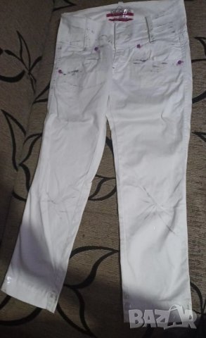 Детски бял панталон, с декорация в сребристо, 7/8, размер 25, снимка 3 - Детски панталони и дънки - 25812616