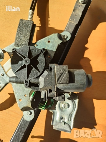 предна дясна машинка ибиза 6н2, снимка 2 - Части - 52385786