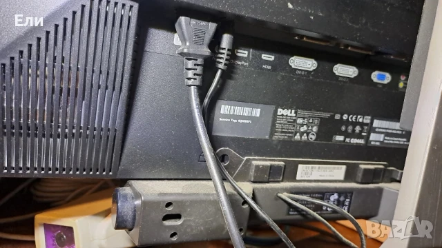 Монитор dell, снимка 3 - Монитори - 50786349