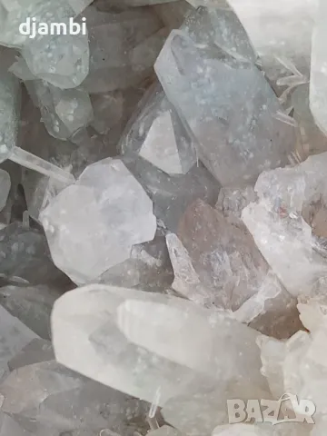 №181, Кварц,Кварцова друза,Кристали,Минерали,Родопи,, снимка 3 - Декорация за дома - 48487714