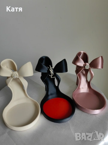 Заготовки обувки-поставки с лого или камъче