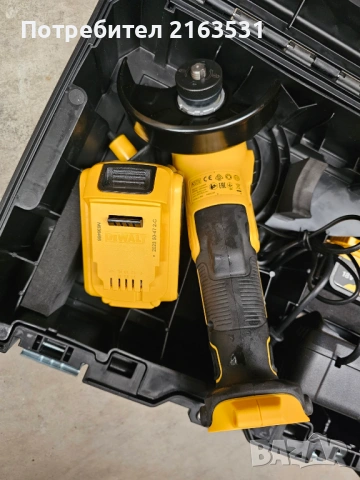 Акумулаторен ъглошлайф DeWALT DCG405P2, 18 V, 125 мм, с 2 батерии и зарядн, снимка 3 - Други инструменти - 53933925