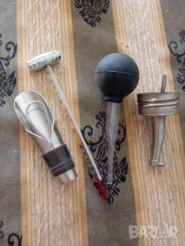 Комплект аксесоари за бутилка с алкохол