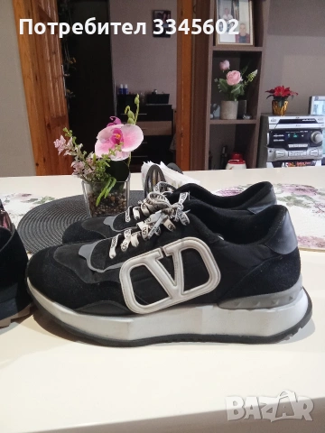 Дамски обувки двата чифта са за 40лв , снимка 2 - Маратонки - 53241778