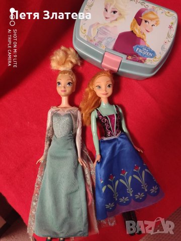 Две Оригинални Frozen кукли Disney Замръзналото кралство + нова кутия за храна + нова чаша Winx, снимка 2 - Кукли - 31049406