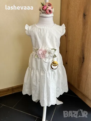 Рокли за момичета рязана дантела в бяло