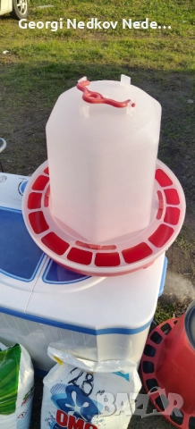 Продавам поилка за кокошки 