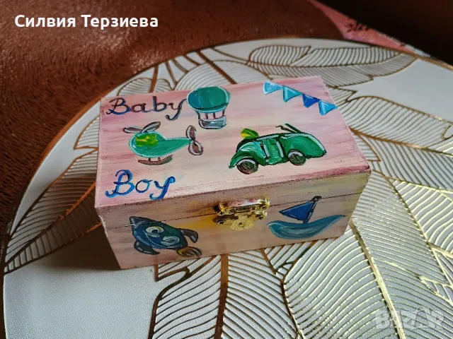 Ръчно изработена дървена кутия за бебе момче, снимка 1