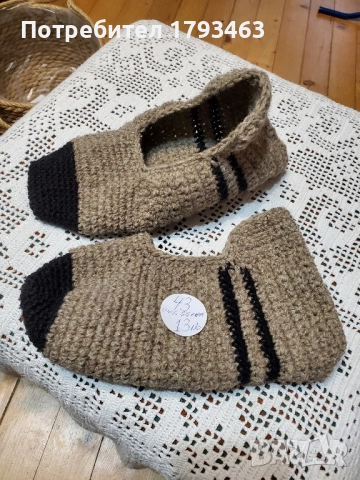 Ръчно плетени мъжки терлици от вълна, размер 42, снимка 4 - Мъжки чорапи - 51870729