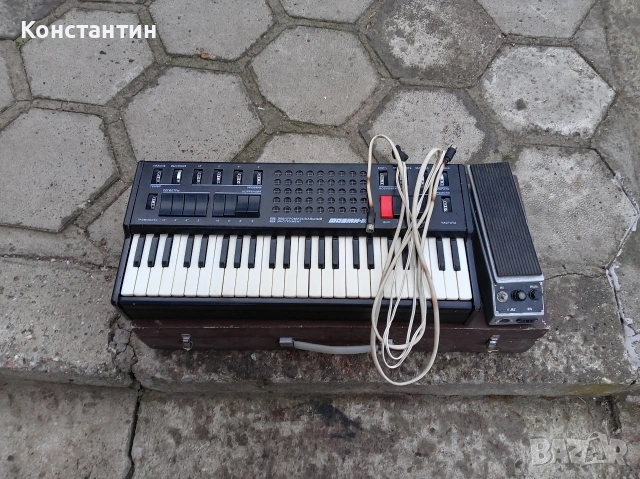 Винтидж съветски синтезатор Faemi-M (Фаэми-М) – Рядък колекционерски модел, снимка 9 - Антикварни и старинни предмети - 53950132