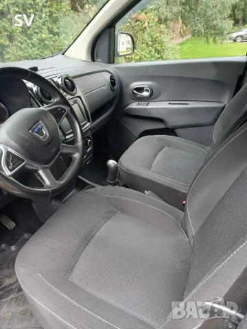 Продава се Renault Lodgy – 2019 г, снимка 15 - Автомобили и джипове - 56229316