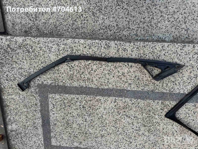 Горно вътрешно уплътнение предна дясна врата Land Rover Range Rover Evoque само за 20Eur. bj32-20394, снимка 2 - Части - 53050509