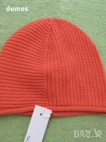  Дамска шапка United Colors of Benetton в цвят корал, снимка 3 - Шапки - 30778916