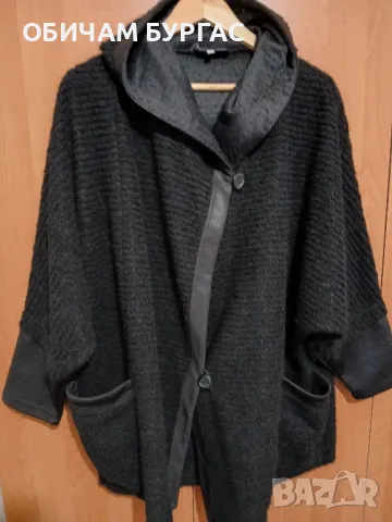 3-4 xlПРЕКРАСНА ЧЕРНА ФИНА ВЪЛНЕНА ЖИЛЕТКА С КАЧУЛКА И ДЖОБОВЕ.ЗАКОПЧАВА СЕ С ПРЕХВ С 2 КОПЧЕТА , снимка 2 - Жилетки - 48785152