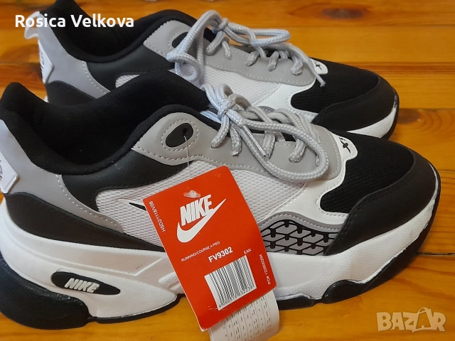 Маратонки NIKE 