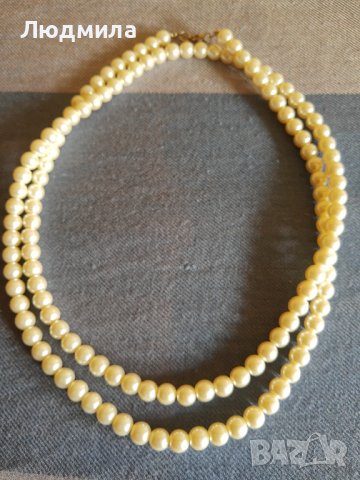 Перлено колие и гривна от перли и червени мъниста.