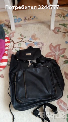 Детска/ дамска кожена черна раница