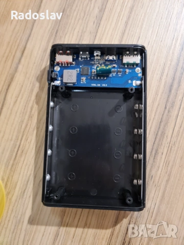 Powerbank със сменяеми Panasonic батерии и 8000 mah (40.5 Wh) реален капацитет, снимка 3 - Външни батерии - 54069780