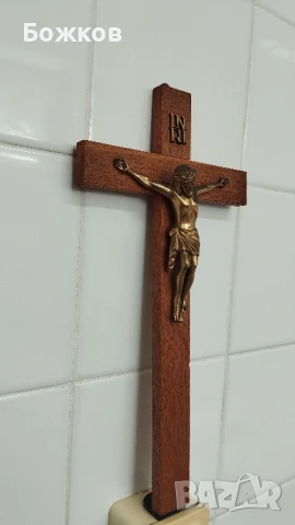 Дървен кръст с разпятие, снимка 2 - Други ценни предмети - 51191281