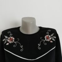 Черна блуза с два цветни орнамента, снимка 2 - Блузи с дълъг ръкав и пуловери - 37829089