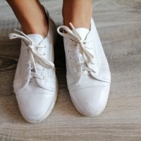 бели обувки естествена кожа, снимка 4 - Дамски ежедневни обувки - 31358323