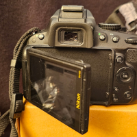 Фотоапарат Nikon D5100 заедно с 3 обектива и пълен комплект аксесоари, снимка 5 - Фотоапарати - 44738032