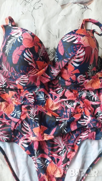 Нови бански костюми , снимка 1