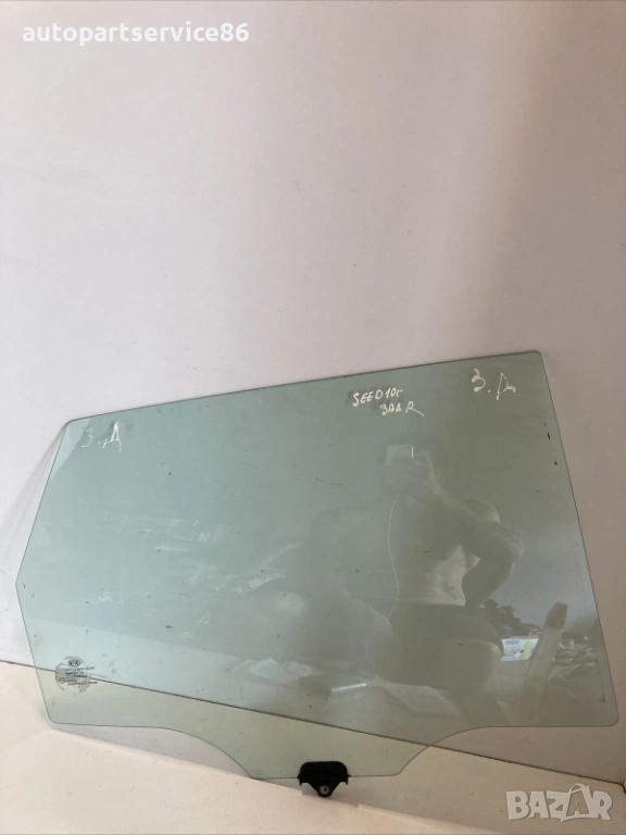 Стъкло за задна дясна врата за KIA Ceed 1.6 CRDi 2010 година, снимка 1
