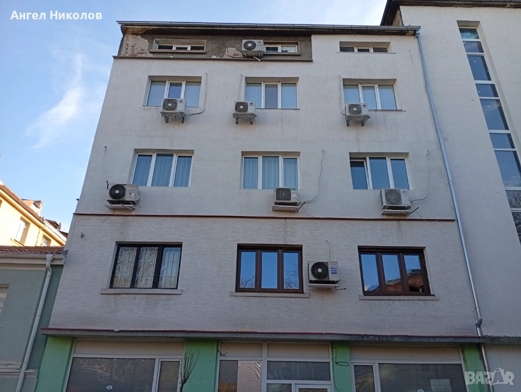 Отдава се под наем тристаен апартамент в центъра на София, снимка 1