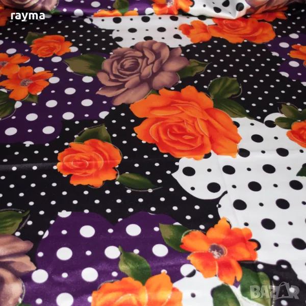 Италиански еластичен сатен принт точки и цветя, снимка 1