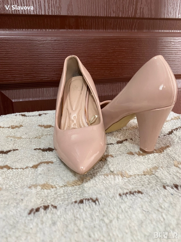 Обувки с ток, снимка 1