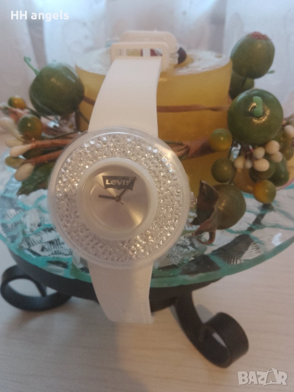 Levis дамски часовник с кристали Swarovski, снимка 1