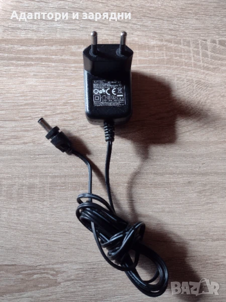 Зарядно адаптор Bosch 32v 0.4A, снимка 1