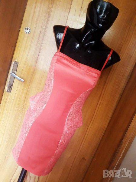 Коралова официална рокля сатен и дантела С/М, снимка 1