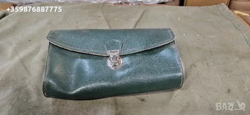 Ретро кожена чанта чантичка несесер соц военно зелено зелен , снимка 1