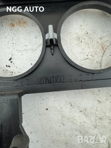 Централна Конзола Рамка за Пежо 306, Peugeot 306, 9607694277, снимка 4 - Части - 51398364