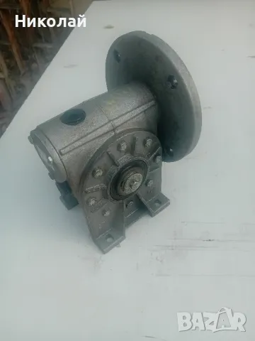 редуктор червячен, снимка 5 - Други машини и части - 48344788