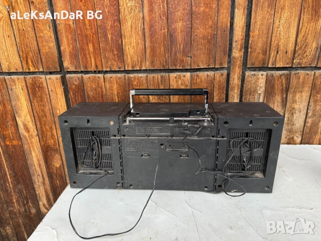 Радио касетофон hitachi , снимка 2 - Радиокасетофони, транзистори - 51550566